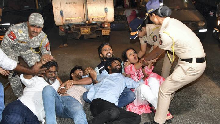 AAP protest at BJP headquarters against Arvind Kejriwal arrest Delhi Police Block DDU Marg  Arvind Kejriwal Arrest: AAP का बीजेपी मुख्यालय पर प्रदर्शन आज, ITO से डीडीयू मार्ग जाने के रास्ते बंद 