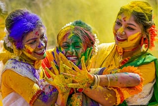 Holi 2024: દેશના આ  4 સ્થાન પણ નથી થતી હોળીની ઉજવણી, કારણ જાણીને આપ ચૌંકી જશો