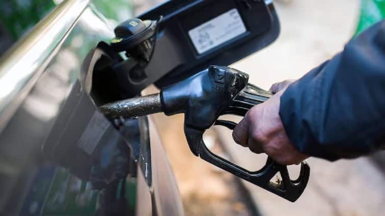 petrol and diesel price chennai on march 22nd 2024 know full details Petrol Diesel Price Today: சென்னையில் இன்றைய பெட்ரோல், டீசல் விலை நிலவரம்!