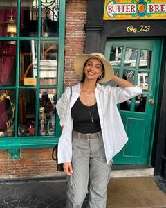 Meenakshi Chaudhary: థాయిలాండ్ దీవుల్లో మీనాక్షి- బీచుల్లో సరదాలు