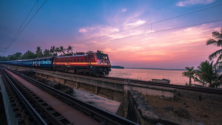 Indian Railway summer Special Train start from differnt station til july Jabalpur MP News ann Summer Special Trains 2024: गर्मियों में यात्रियों को मिलेगा इन स्पेशल ट्रेनों का फायदा, जुलाई तक चलाने का हुआ फैसला