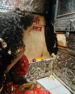 Kangana Ranaut Birthday: बर्थडे पर फैमिली संग माता बगलामुखी देवी के दर्शन करने पहुंचीं कंगना रनौत, मल्टीकलर सूट में ‘क्वीन’ का दिखा देसी स्वैग
