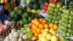 Fruits : वजन कमी करण्यासाठी फळे अशी करतात मदत !