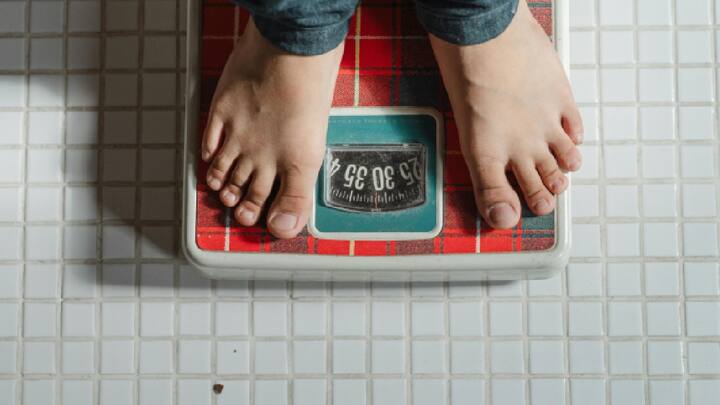 तुम्ही तुमच्या आहारात काही बदल करून सहज वजन कमी करू शकता. चला जाणून घेऊया वजन कमी करण्यासाठी डाएट प्लॅन !