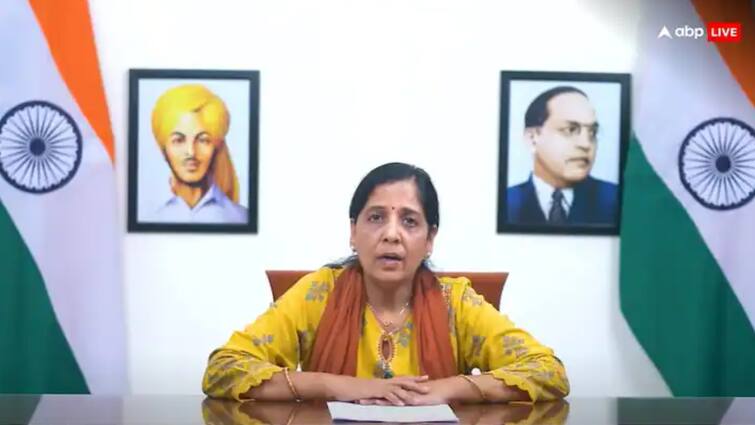 jailed delhi cm arvind kejriwal aap message wife sunita kejriwal video statement bjp Video Statement: ਜੇਲ ਤੋਂ ਆਇਆ ਸੀਐਮ ਅਰਵਿੰਦ ਕੇਜਰੀਵਾਲ ਦਾ ਸੁਨੇਹਾ, ਪਤਨੀ ਸੁਨੀਤਾ ਨੇ ਸੁਣਾਇਆ, ਦੇਖੋ ਕੀ ਕਿਹਾ