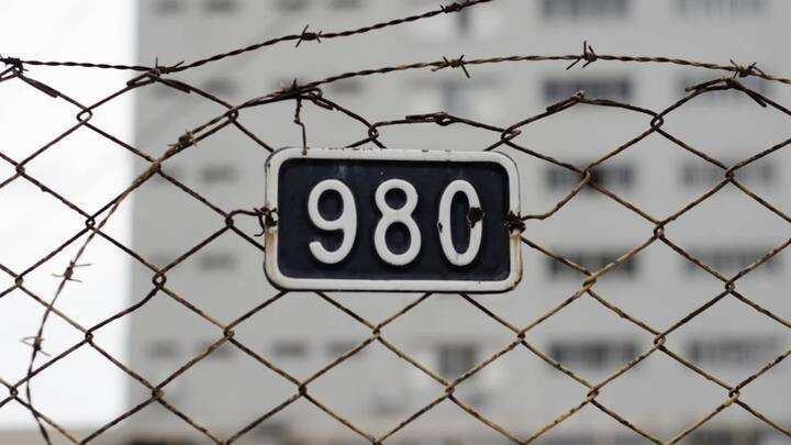 इसके अलावा देश में और भी ऐसे जेल हैं, जो सुधार गृह के रूप में काम कर रहे हैं. जहां कैदी अलग-अलग प्रोडक्ट बनाते हैं, जिसे प्रशासन बाहर बाजार तक पहुंचाता है.