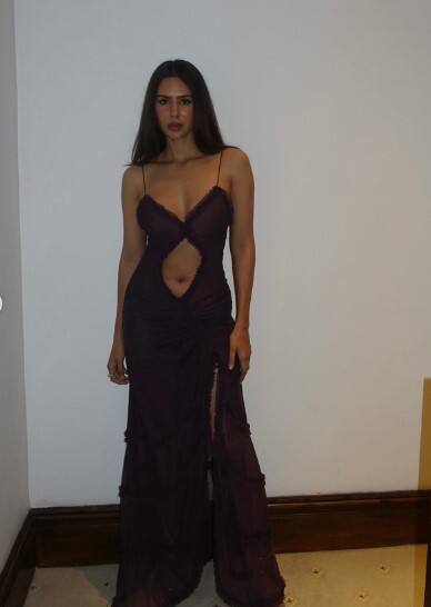 ਦਰਅਸਲ, ਸੋਨਮ ਬਾਜਵਾ ਵੱਲੋਂ ਆਪਣੇ ਸੋਸ਼ਲ ਮੀਡੀਆ ਹੈਂਡਲ ਉੱਪਰ ਖਾਸ ਤਸਵੀਰਾਂ ਸ਼ੇਅਰ ਕੀਤੀਆਂ ਗਈਆਂ ਹਨ। ਜਿਨ੍ਹਾਂ ਨੂੰ ਪ੍ਰਸ਼ੰਸਕਾਂ ਵੱਲੋਂ ਬੇਹੱਦ ਪਸੰਦ ਕੀਤਾ ਜਾ ਰਿਹਾ ਹੈ।