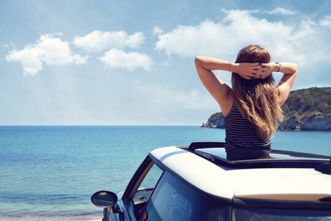 Sunroof Car Challan New traffic challan on looking out your car