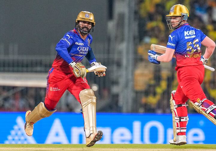 Dinesh Karthik (Royal Challengers Bangalore), Age: 38-years-old