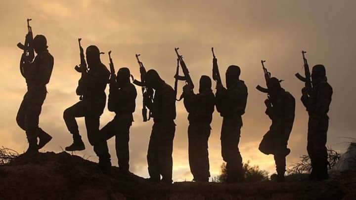 इस हमले की जिम्मेदारी इस्लामिक स्टेट (आईएसआईएस) की एक शाखा ने ली है. बताया जा रहा है कि इस शाखा का नाम इस्लामिक स्टेट-खोरासन (आईएसआईएस-के) है. इस शाखा ने भी हमले की पुष्टि की है.