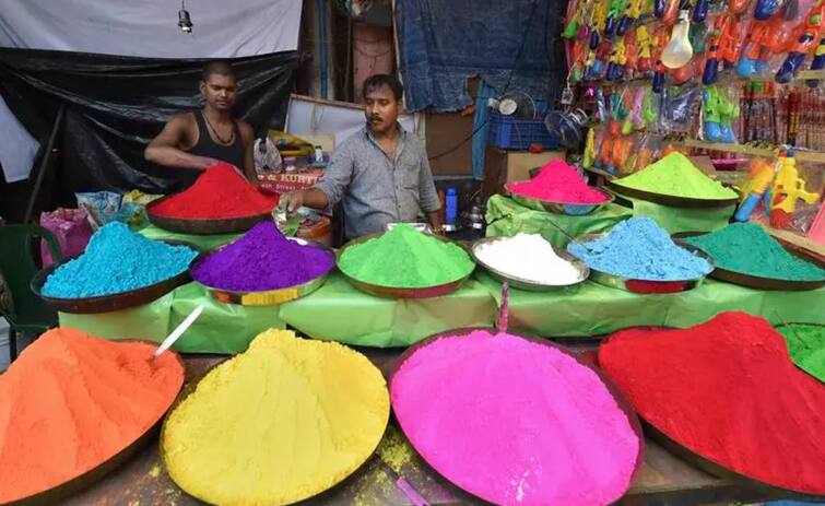 Holi occasion 2024 there will be a turnover of 50 thousand crore rupees in the country india Happy Holi 2024 Business news marathi होळीनिमित्त बाजारपेठा सजल्या, चीनी वस्तूंवर बहिष्कार; 50 हजार कोटींची उलाढाल होणार