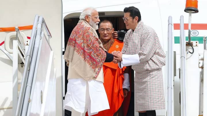 PM Narendra Modi Bhutan Visit Bhutan PM Tsheing Toble thanked India saying Modi ki Guarantee PM Modi Bhutan Visit: ‘ये मोदी की गारंटी है’, PM के इस डॉयलाग के मुरीद हुए भूटान के प्रधानमंत्री, कही दिल छूने वाली बात