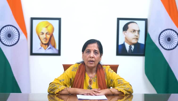 Delhi HC PIL FIR Sunita Kejriwal Arvind Kejriwal wife Posting Clips Of Court Hearings On Social Media 'Arvind Kejriwal Hatched Conspiracy': PIL Seeks FIR Against Sunita Kejriwal For Sharing Court Clips On Social Media
