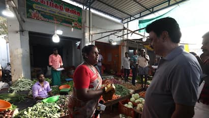 2024 பாராளுமன்ற தேர்தல் களம் பரபரப்பாக இருந்து வரும் நிலையில், பல்வேறு கட்சியினர் வாக்கு சேகரிப்பதில் கவனம் செலுத்தி வருகின்றனர்.