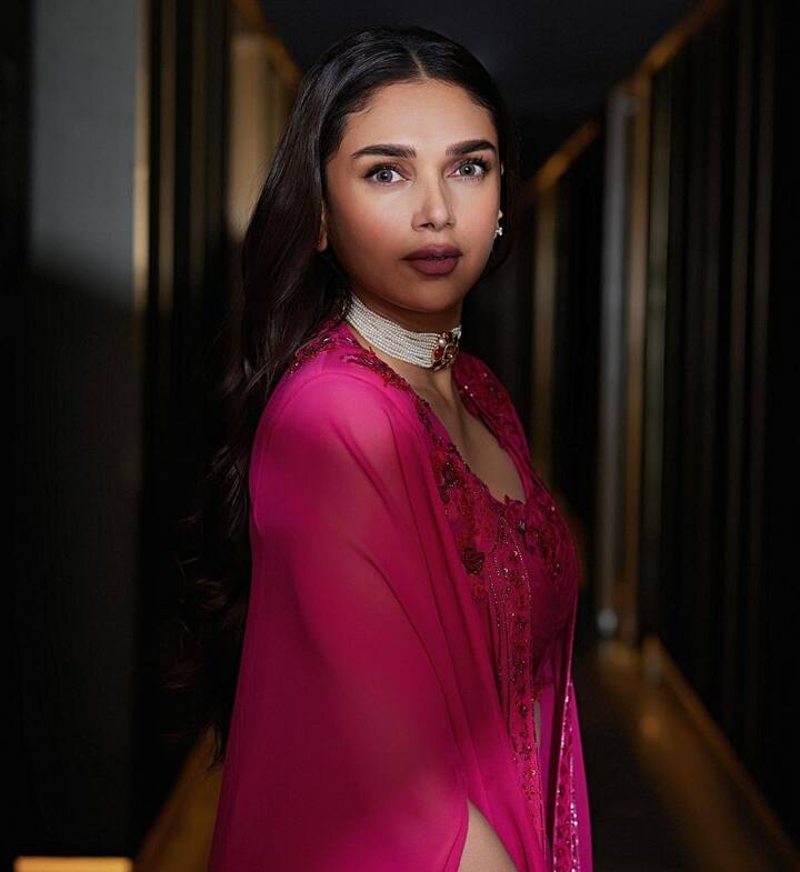 The Heeramandi actor treated fans with pictures in a pink ruffle co-ord set