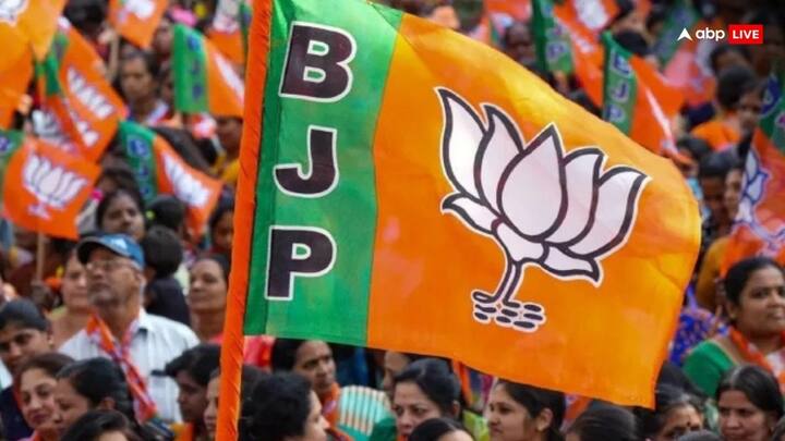 Lok Sabha Election 2024 Gujarat BJP Ranjanben Dhananjay Bhatt Bhikaji Thakor refused to contest election due to personal reason Lok Sabha Elections 2024: एक दिन में BJP के दो उम्मीदवारों ने वापस ली उम्मीदवारी, टिकट मिलने के बाद चुनाव लड़ने से पीछे हटे MP