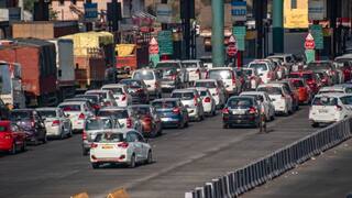 Toll Plaza Fee: தமிழ்நாட்டில் 5 சுங்கச்சாவடிகளில் கட்டணம் உயர்வு! எங்கெங்கு தெரியுமா? -  புதிய கட்டணம் இதுதான்!