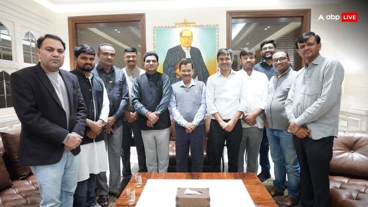 AAP के एक और MLA के खिलाफ एक्शन! ठिकानों पर IT का छापा, कहा था- अरविंद केजरीवाल हैं PM नरेंद्र मोदी का काल ED raids Aam Aadmi Party MLA Gulab Singh amid action against Arvind Kejriwal AAP के एक और MLA के खिलाफ एक्शन! ठिकानों पर IT का छापा, कहा था- अरविंद केजरीवाल हैं PM नरेंद्र मोदी का काल