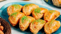 एक गुजिया में कितनी रोटियों के बराबर कैलोरी होती है? जानें एक्सपर्ट के अनुसार