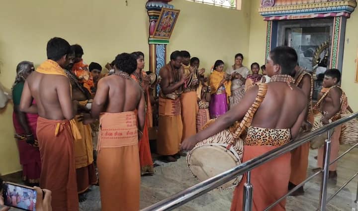 பங்குனி உத்திர திருவிழாவில் மேளத்துடன் சிறப்பு பூஜைகள் நடைபெற்றது.