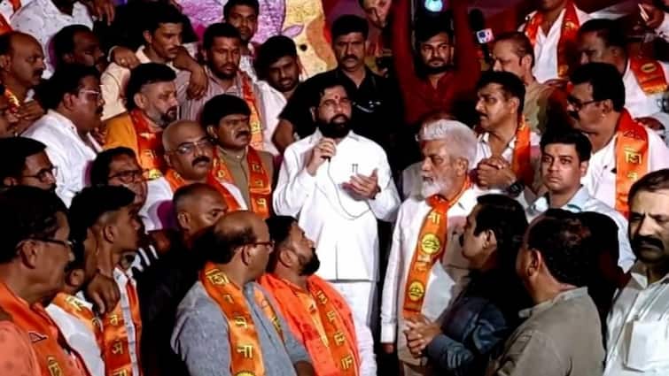Nashik Loksabha Eknath Shinde on Hemant Godse Conflict Between Shinde Group and BJP for Nashik Loksabha Hemant Godse show of power in Thane Maharashtra Politics Marathi News नाशिकच्या जागेवरुन महायुतीत रस्सीखेच, हेमंत गोडसेंचं ठाण्यात जोरदार शक्ती प्रदर्शन, मुख्यमंत्री शिंदे म्हणाले...