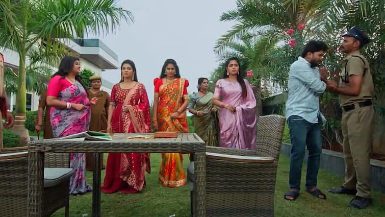 Jagadhatri serial today episode March 25th written update Jagadhatri Serial Today March 25th: ‘జగధాత్రి’ సీరియల్‌: నెక్లెస్‌ దొంగను పట్టించిన ధాత్రి – కొత్త విలన్‌ ఎంట్రీ అదిరిపోయింది.