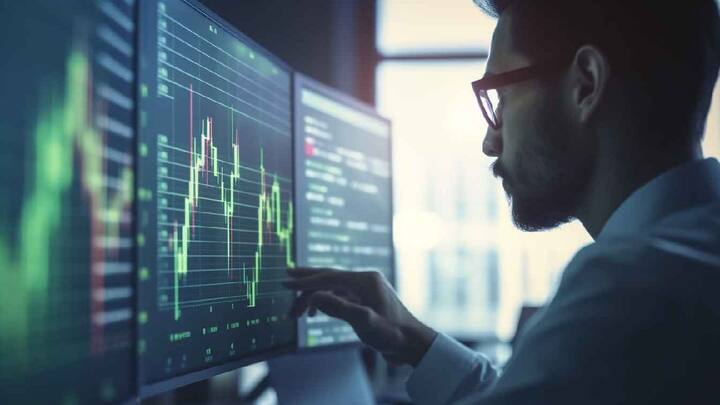 Ex-Dividend Stocks: इस वित्त वर्ष में अब सिर्फ एक सप्ताह का ही कारोबार बाकी है, जिसमें दो-दो छुट्टियां पड़ रही हैं. इस तरह अब तीन दिनों का ही कारोबार बचा हुआ है...