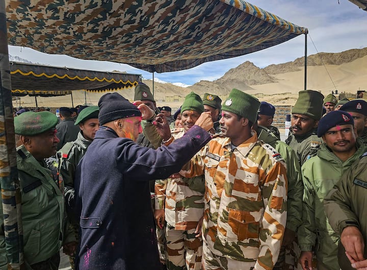 Defence Minister Rajnath Singh celebrates Holi festival with Armed Forces personnel, in Leh, Sunday, March 24, 2024.  (Image source: PTI Images)