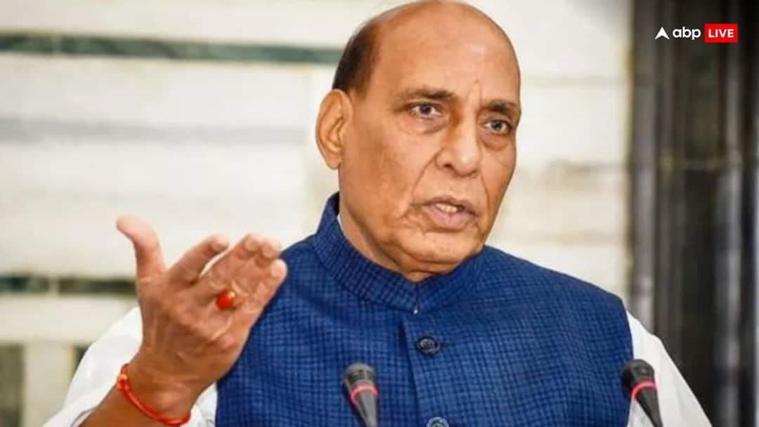 Happy Holi 2024: सेना के साथ होली मनाने सियाचीन जा रहे थे राजनाथ सिंह, ऐन मौके पर कैंसल किया प्लान और पहुंच गए लेह, जानें क्यों Happy Holi 2024 change in Raksha Mantri rajnath singh Siachen tour programme Due to inclement weather conditions He will Go leh Happy Holi 2024: सेना के साथ होली मनाने सियाचीन जा रहे थे राजनाथ सिंह, ऐन मौके पर कैंसल किया प्लान और पहुंच गए लेह, जानें क्यों