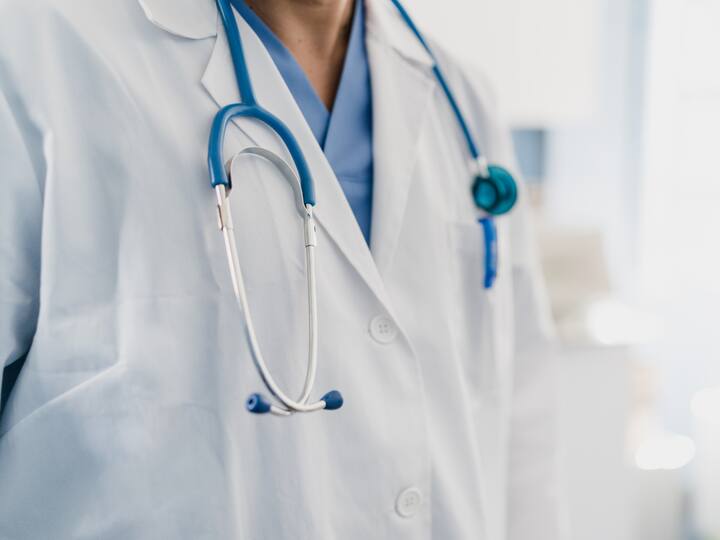 Inpus By: Dr. Rishabh Raj Sharma, MD Dermatology, Senior Resident at Noida International Institute of Medical Sciences and Hospital, NIU (Image source: getty images)