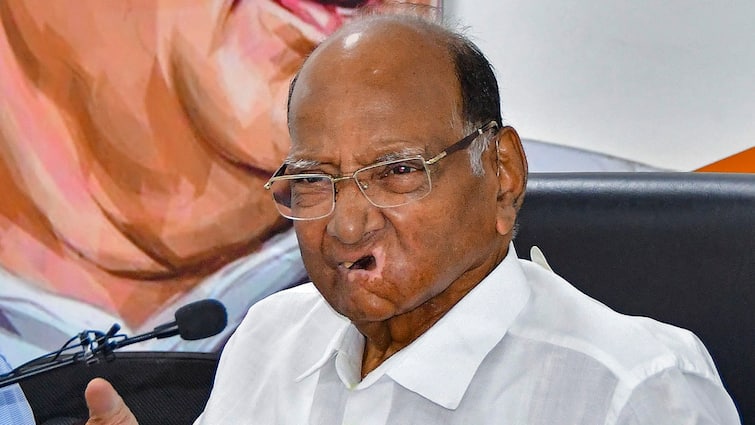 Mahadev Jankar Leaves Sharad Pawar NCP Alliance to Join Mahayuti ahead of Lok Sabha Election 2024 शरद पवार को एक और बड़ा झटका, इस बड़े नेता ने छोड़ा साथ, महायुति में शामिल