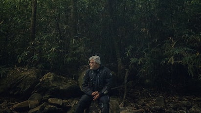 actor ajith kumars enjoying his vacation in solitude photo goes viral Ajith Kumar: நடுக்காட்டில் தனிமை வந்ததே.. ரிலாக்ஸ் மோடில் தொடரும் நடிகர் அஜித்தின் பயணம்!
