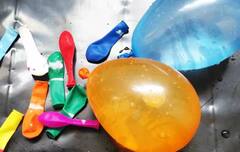 ਹੋਲੀ ਖੇਡਦੇ ਵੇਲੇ ਪਾਣੀ ਵਿੱਚ ਡਿੱਗ ਪਿਆ ਫੋਨ ਤਾਂ ਨਾ ਕਰਿਓ ਇਹ ਗ਼ਲਤੀ, ਹੋ ਸਕਦਾ ਭਾਰੀ ਨੁਕਸਾਨ