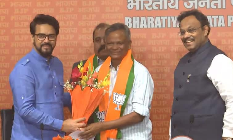 Ysrcp mla varaprasad joined bjp in Delhi YSRCP MLA Varaprasad: బీజేపీలో చేరిన వైసీపీ ఎమ్మెల్యే వరప్రసాద్, కండువా కప్పి ఆహ్వానించిన కేంద్ర మంత్రి