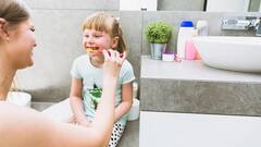 छोटे बच्चों में डालें ओरल हाइजीन की ये आदतें, कभी दांत में नहीं लगेंगे कीड़े