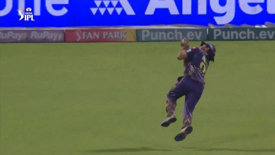 KKR vs SRH: 6 चेंडू 13 धावा, 'इम्पॅक्ट प्लेअर'चा झेल अन् बाजी पलटली; Video मधून पाहा शेवटच्या षटकाचा थरार KKR vs SRH: Suyyash Sharma, who has entered the field as an impact player from Kolkata, is from Klassen Unprecedented catch KKR vs SRH: 6 चेंडू 13 धावा, 'इम्पॅक्ट प्लेअर'चा झेल अन् बाजी पलटली; Video मधून पाहा शेवटच्या षटकाचा थरार