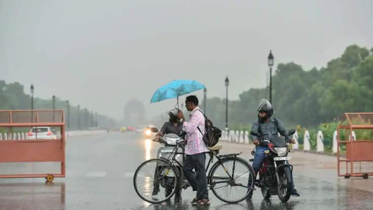 Delhi Weather Update IMD Rain alert in Delhi Temperature today Delhi Weather Update: दिल्ली में बारिश का अलर्ट, जानें- अगले पांच दिनों तक कैसा रहेगा मौसम 