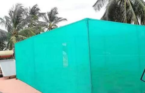 ਇਸ ਲਈ ਤੁਸੀਂ ਪੌਦਿਆ ਦੀ ਰਾਖੀ ਲਈ ਉਨ੍ਹਾਂ ਦੇ ਆਲੇ-ਦੁਆਲੇ ਕਿਸੇ ਚੀਜ਼ ਦੀ ਵਰਤੋਂ ਕਰ ਸਕਦੇ ਹੋ, ਜਿਵੇਂ ਕਿ ਪਾਲੀਥਿਨ ਦੀ ਚਾਦਰ