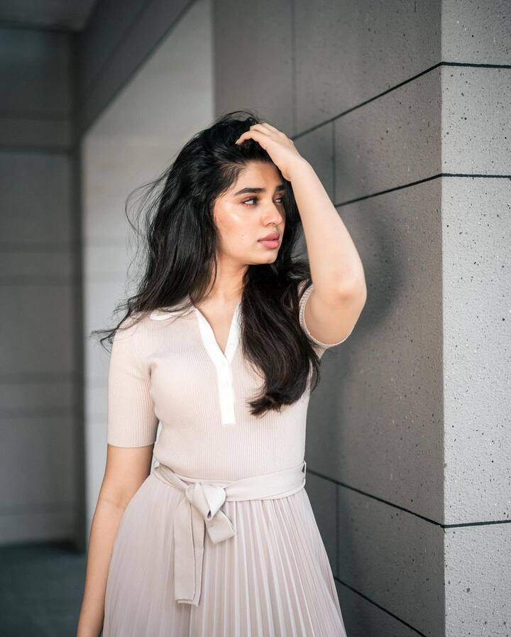 Kriti Shetty PHOTO: કૃતિ શેટ્ટી સાઉથની જાણીતી સુંદર અભિનેત્રીઓમાંની એક છે. તે પોતાના અભિનયની સાથે સાથે તેના લુકને કારણે પણ ચર્ચામાં રહે છે.