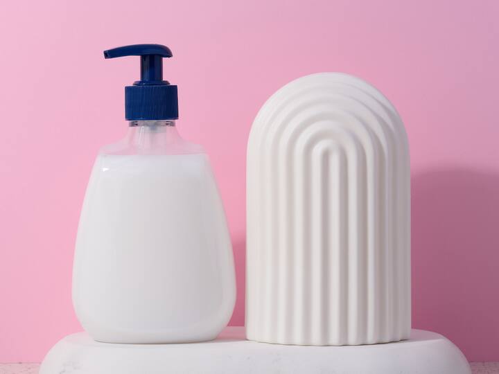 Select and use a mild cleanser: Cleansers are only used to get rid of your makeup, impurities, dirt, oil, or pollution of your face but also for removing holi colours. Try not to use abrasive soaps or scrubs on your gentle skin as they can open your pores and help the colours to get inside your skin and then make your skin irritated and dry. Therefore, always gently remove Holi colours from your skin with a light cleanser free of soap. Cleansers don’t have sodium lauryl sulfate which is commonly found in soaps that feel irritated.  (Image source: getty images)