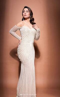 Hina Khan: ਹਿਨਾ ਖਾਨ ਨੇ ਪਰਲ ਗਾਊਨ 'ਚ ਸ਼ੇਅਰ ਕੀਤੀਆਂ ਤਸਵੀਰਾਂ, ਚੋਰੀ ਕੀਤੇ ਪ੍ਰਸ਼ੰਸਕਾਂ ਦੇ ਦਿਲ