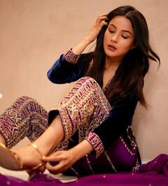 Shehnaaz Gill: ਸ਼ਹਿਨਾਜ਼ ਗਿੱਲ ਨੇ ਪੰਜਾਬੀ ਲੁੱਕ 'ਚ ਖਿੱਚਿਆ ਧਿਆਨ, ਫੈਨਜ਼ ਨੇ ਇਨ੍ਹਾਂ ਸ਼ਬਦਾਂ ਨਾਲ ਕੀਤੀ ਤਾਰੀਫ