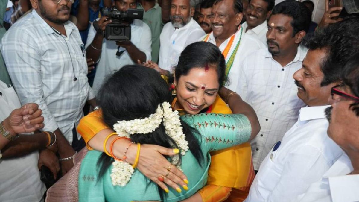 Loksabha Election: அடித்துக் கொண்ட ஆண்கள்! அன்பை பொழிந்த பெண்கள் - வேட்புமனுத் தாக்கலில் சுவாரஸ்யம்!