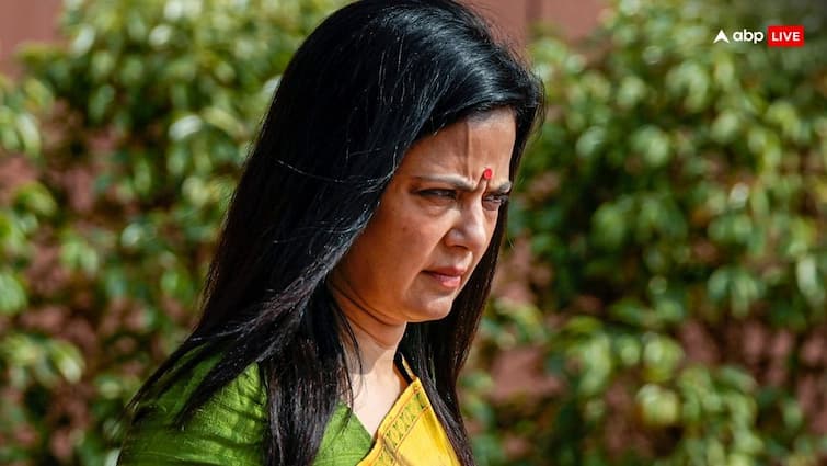 FIR registered against TMC MP Mahua Moitra for using abusive language in BNS against NCW Chairperson Rekha Sharma महुआ मोइत्रा की फिर बढ़ीं मुश्किलें! अब इस मामले में दर्ज हुआ मुकदमा