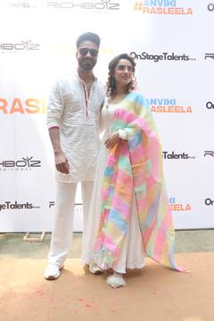 Vicky-Ankita Holi Party: फैमिली संग पहुंचीं सनी लियोनी...तो गुलाल में रंगी नजर आईं मनीषा रानी, विक्की-अंकिता की होली पार्टी में इन सितारों ने मचाया धमाल