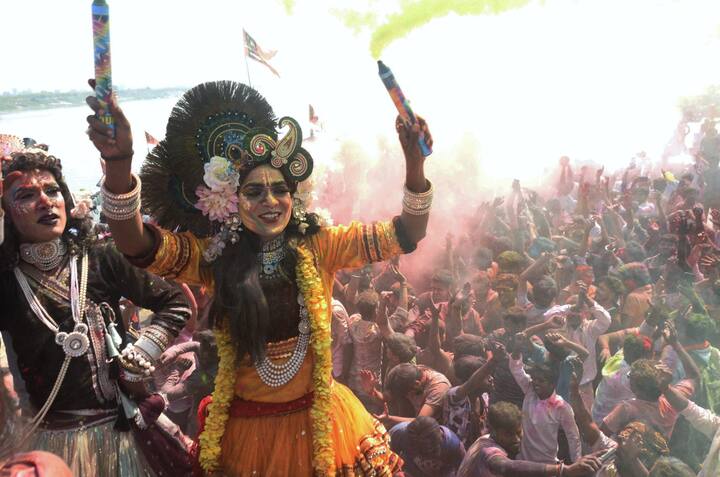 Kanpur: People play with colours during Holi celebrations, in Kanpur, Monday, March 25, 2024. (Image source: PTI Images)