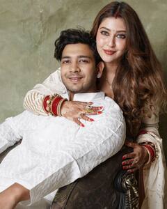 Holi 2024: पहले छुए पति के पैर...फिर रोमांटिक अंदाज में लगवाया गुलाल, शादी के बाद सोनारिका भदौरिया ने यूं खेली पहली होली