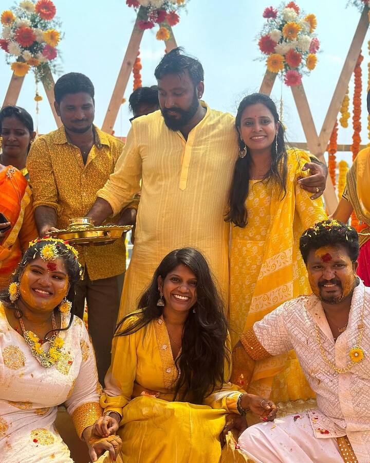 இதற்கு முன்பாக நலங்கு விழா, நிச்சயதார்த்தம் ஆகியவை கோலாகலமாக நடந்து முடிந்தது. அப்போது எடுத்த புகைப்படங்களையும் இந்திரஜா பகிர்ந்து இருந்தார்.