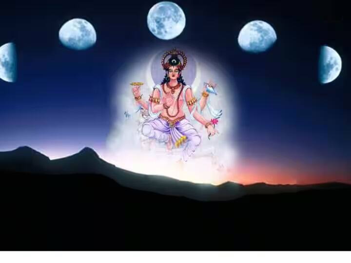 હોળી અને ચંદ્રગ્રહણ એક જ દિવસે છે, તેથી જો તમે ગર્ભવતી હો અને હોળી રમવાનું વિચારી રહ્યાં હોવ, તો ખાસ ધ્યાન રાખો, જોકે આ ઉપછાયા (પેનમ્બ્રલ) ચંદ્રગ્રહણ ભારતમાં દેખાશે નહીં. પરંતુ સગર્ભા સ્ત્રીઓએ સાવચેતી તરીકે કેટલાક નિયમોનું પાલન કરવું જોઈએ.