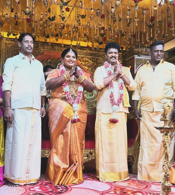 தற்போது இவர் தனது உறவுக்காரரான கார்த்திக் என்பவரை திருமணம் செய்துள்ளார். திருமணத்தில் எடுக்கப்பட்ட புகைப்படங்கள், ரீல்ஸ் அனைத்தும் இன்ஸ்டாவில் பதிவிட்டுள்ளார் இந்திரஜா ஷங்கர்